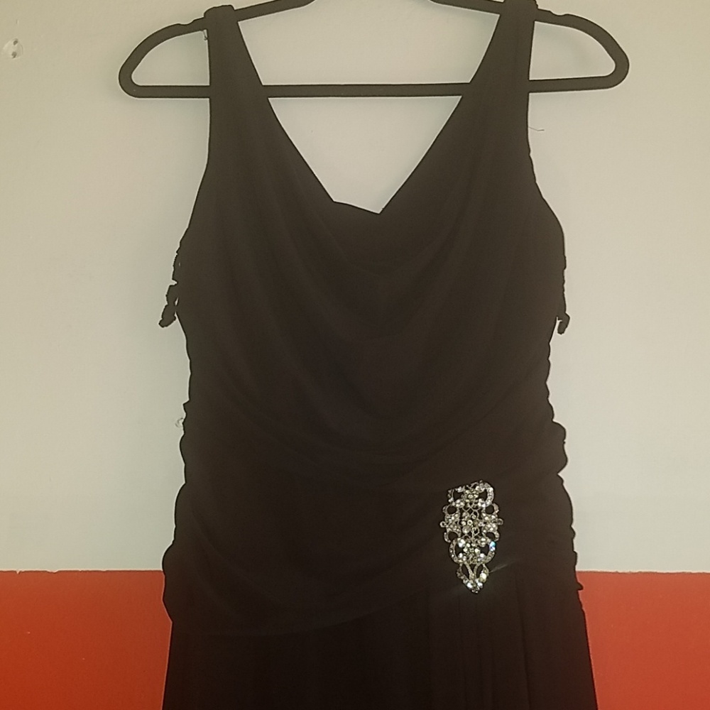 Dress - Picture 3 of 5